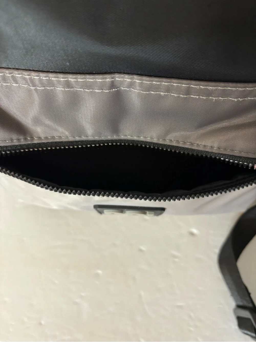 Women’s/Men’s Black and Gray Messenger Crossbody Bag